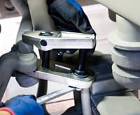 9HBE083_2.jpg